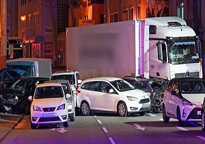 توضیحات پلیس آلمان درباره برخورد کامیون مسروقه با چند خودرو در غرب این کشور