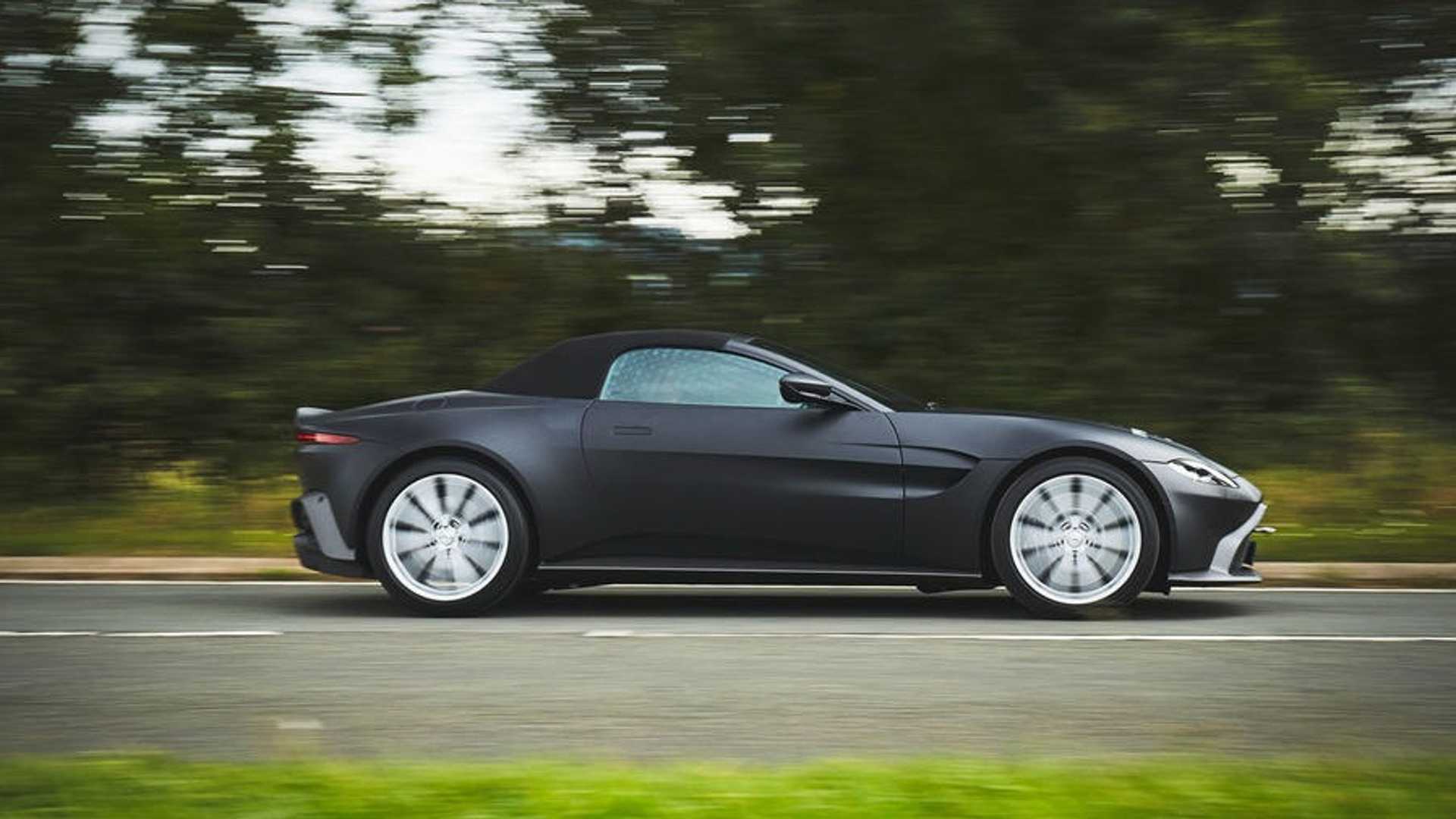 انتشار تصاویری از پیش&zwnj;نمایش خودروی Vantage Roadster استون مارتین +تصاویر