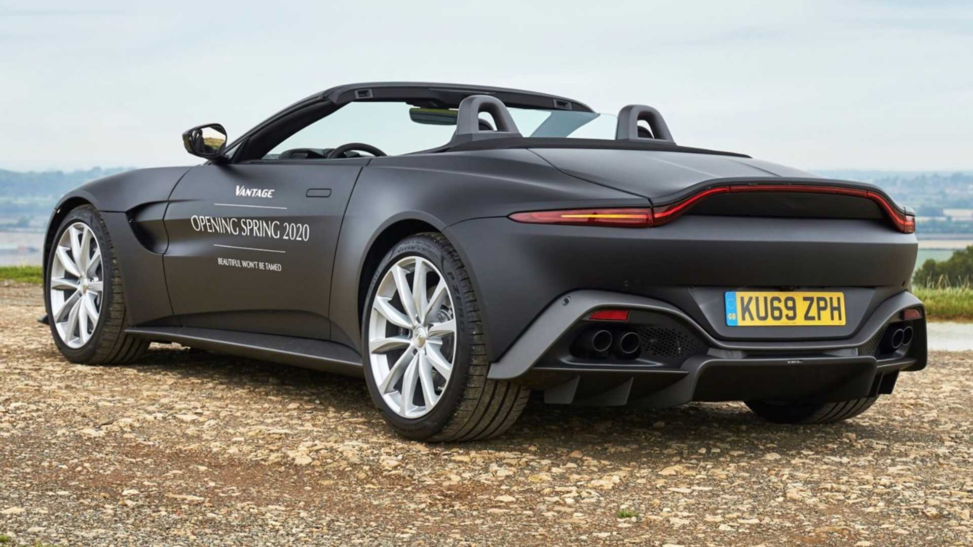 انتشار تصاویری از پیش&zwnj;نمایش خودروی Vantage Roadster استون مارتین +تصاویر