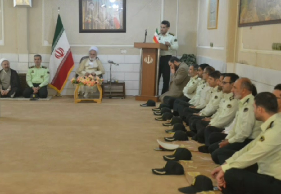 دیدار مسئولان انتظامی استان مرکزی با آیت الله  دری نجف آبادی