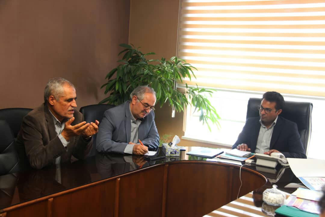 کمبود صندلی برای دانش آموزان جنوب و شرق کرمان