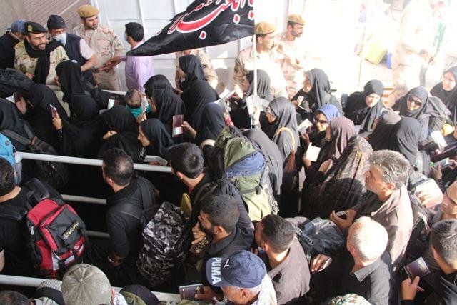 جلوگیری از ازدحام جمعیت در پایانه مرزی مهران