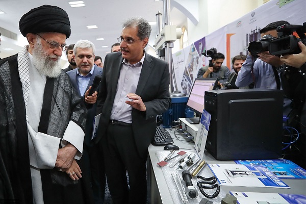 بازدید رهبر انقلاب از نمایشگاه شرکت&zwnj;های دانش&zwnj;بنیان و فناوری&zwnj;های برتر