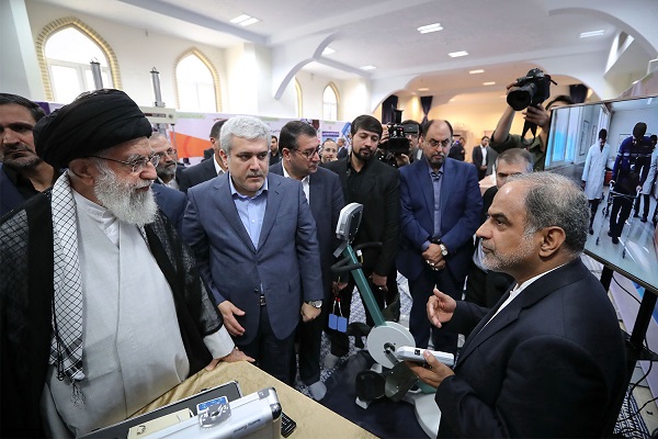 بازدید رهبر انقلاب از نمایشگاه شرکت&zwnj;های دانش&zwnj;بنیان و فناوری&zwnj;های برتر