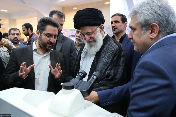 بازدید رهبر انقلاب از نمایشگاه شرکت&zwnj;های دانش&zwnj;بنیان و فناوری&zwnj;های برتر