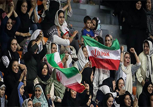 رقابتی پرهیجان میان ایران و کامبوج با حضور بانوان هوادار + فیلم