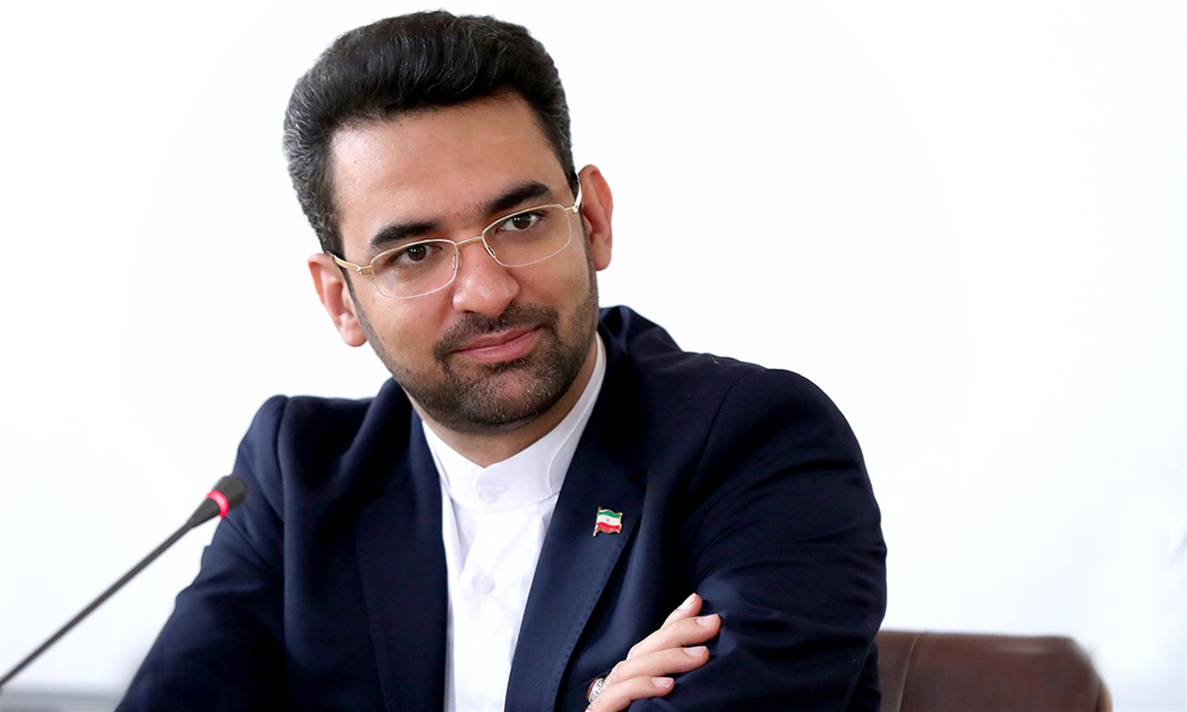 وزیر ارتباطات اپراتورها را ملزوم به شفاف&zwnj;سازی کرد + تصویر