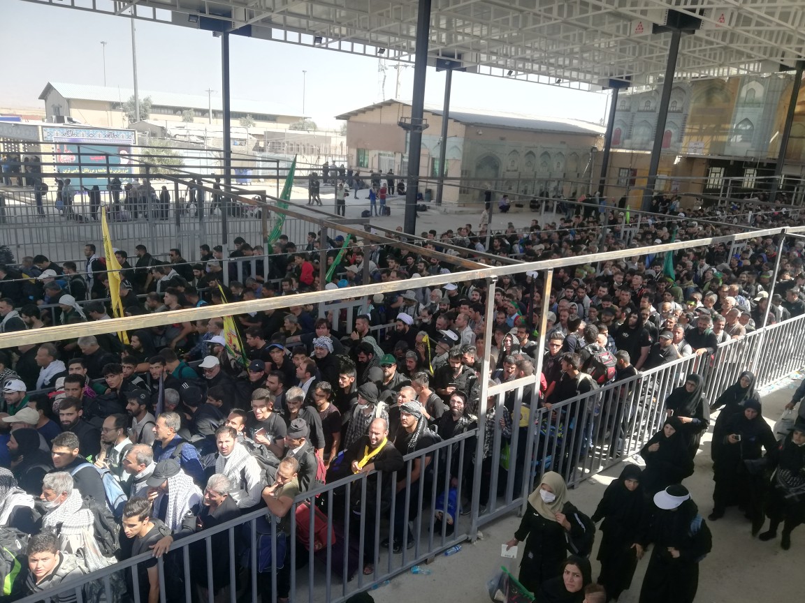 تردد پرشور زائران در مرز مهران + تصویر