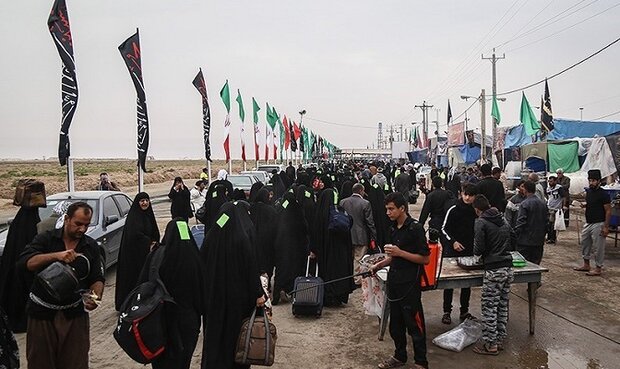 کمبود آب معدنی و یخ در موکب&zwnj;های مهران