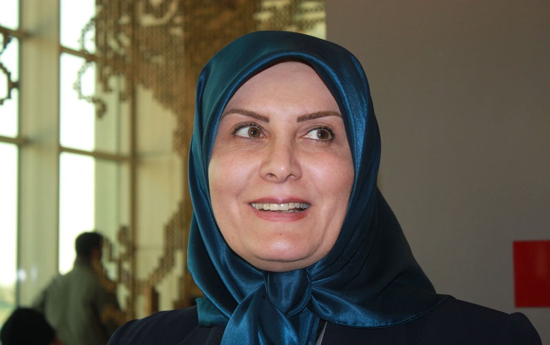 مجریان خاطره انگیز دهه ۶۰ و ۷۰ را بیشتر بشناسید