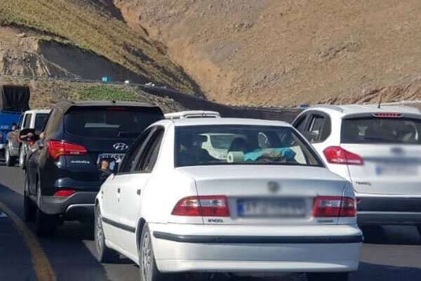 توقف‌های غیر منتظره در مسیر ایلام_ مهران/ زائران آرامش خود را حفظ کنند
