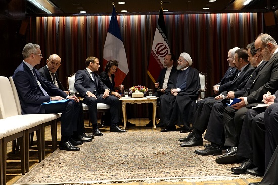 روحانی و مکرون در مورد مهمترین مسائل دوجانبه گفتوگو کردند روحانی و مکرون در مورد مهمترین مسائل دوجانبه گفتوگو کردند