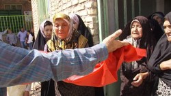 بانوان خیر روستای دولت آباد اسفراین به موکب&zwnj;های اربعین کمک کردند