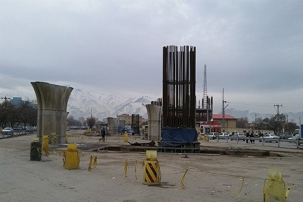 تقاطع غیر همسطح سردار همدانی در پیچ و خم نبود اعتبار یا ضعف مدیریت شهری (لطفا خبر پاک نکنید گزارش است!!!!!)