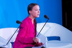 واکنش کاربران شبکه‌های اجتماعی به توئیت تمسخرآمیز ترامپ علیه فعال نوجوان محیط‌زیست