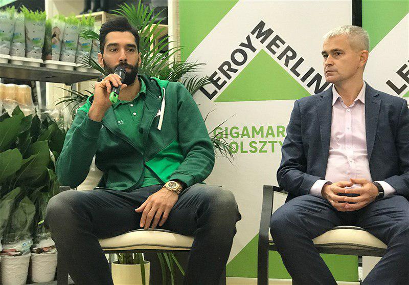 مراسم معارفه موسوی در باشگاه اولشتین لهستان برگزار شد