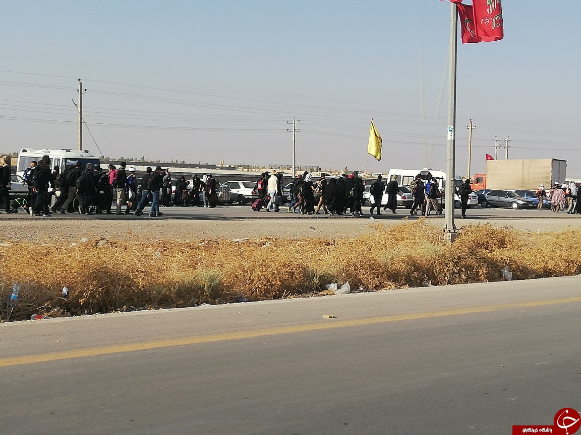 تردد پرشور زائران در مرز مهران + تصویر