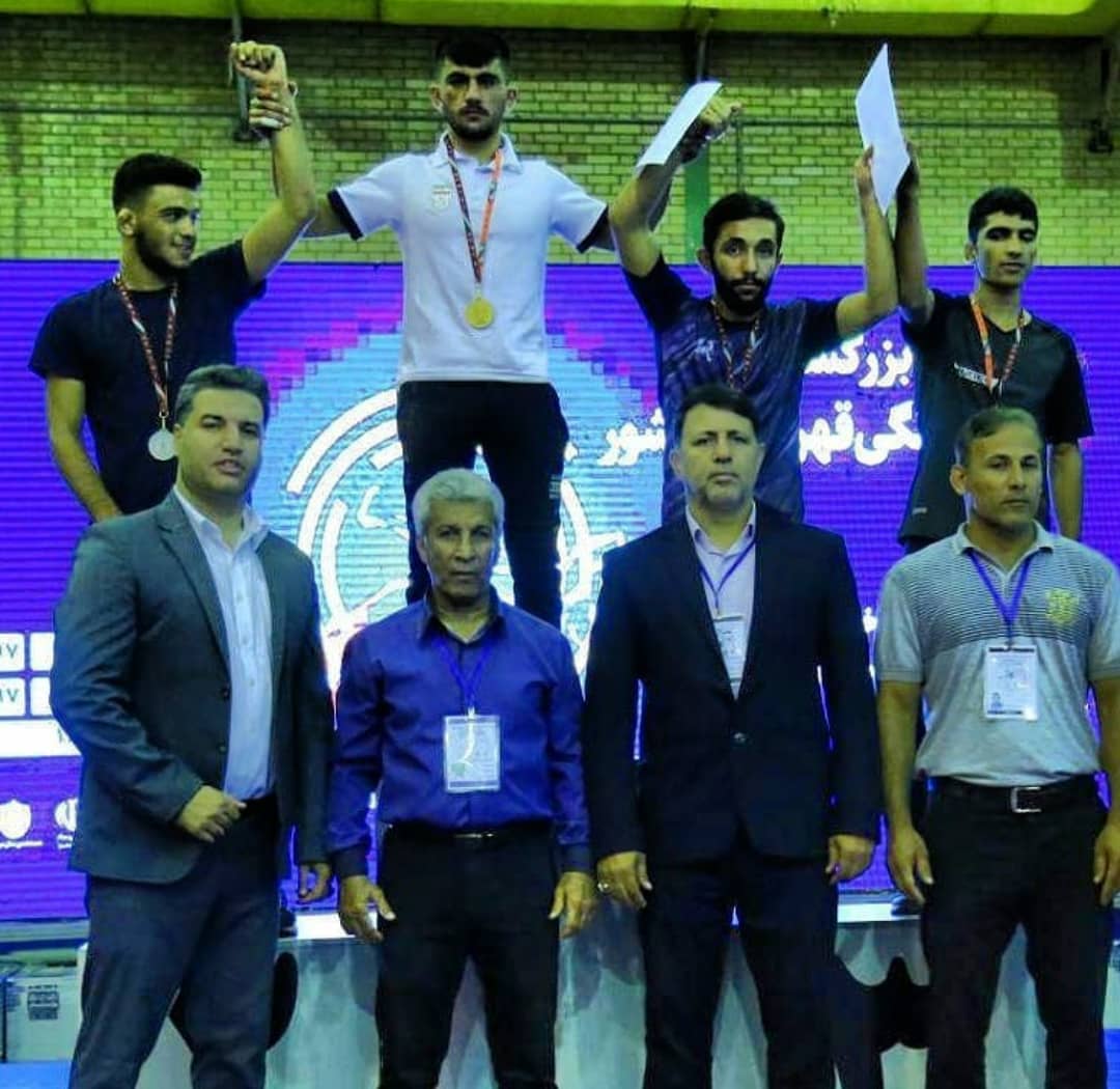علی نیوشا نخستین نشان کشوری کشتی بزرگسالان بوشهر را به دست آورد