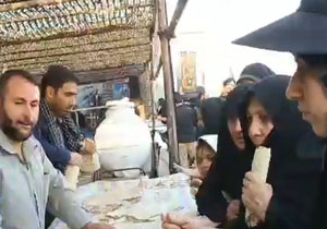 پذیرایی از زائران اربعین حسینی در مرز مهران + فیلم