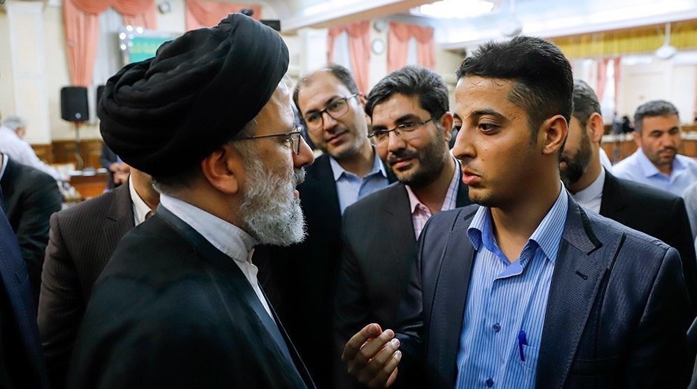 وقتی منافقین با ترور کودک ۷ ساله مدعی هدف قرار دادن مسئولین شدند وقتی منافقین با ترور کودک ۷ ساله مدعی هدف قرار دادن مسئولین شدند
