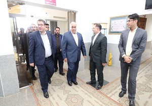 وزیر صنعت، معدن و تجارت وارد کرمانشاه شد