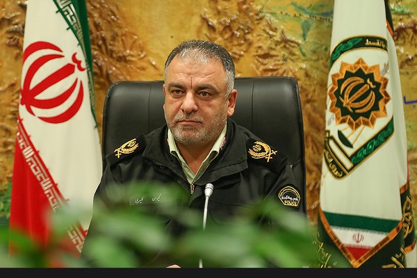سرقت از آژانس هواپیمایی با پوشش ماسک و کلاه گیس