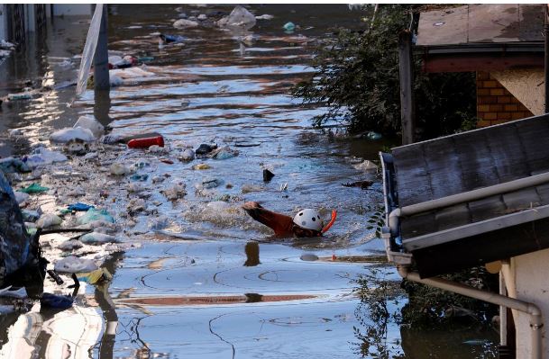 فلج شدن پایتخت ژاپن در پی ورود توفان هاگیبیس و جاری شدن سیل+تصاویر