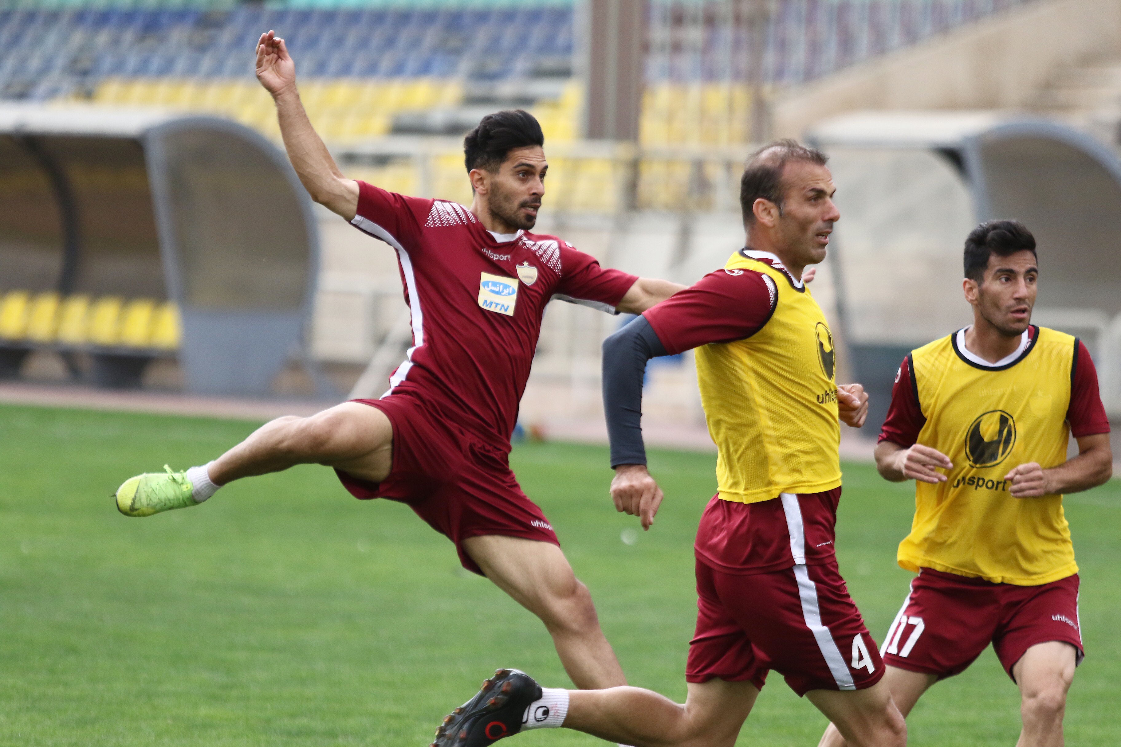 مهمان ویژه در تمرین پرسپولیس/ تاکتیک&zwnj;های تیمی، برنامه یکشنبه سرخپوشان