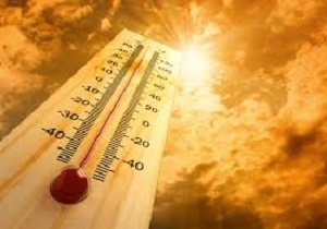 آسمان قم نیمه ابری است