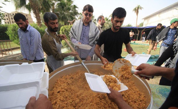 توزیع روزانه ۶ هزار پرس غذا توسط موکب‌های شهرستان ملکشاهی