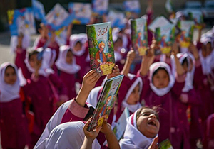 پویش ترویج کتابخوانی دانش‌آموزی از محله کوزه‌گری