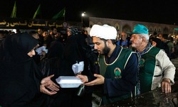 توزیع ۲۰ هزار پرس غذا در مرز دوغارون