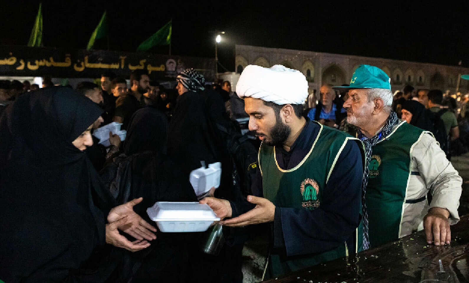 توزیع ۲۰ هزار پرس غذا در مرز دوغارون