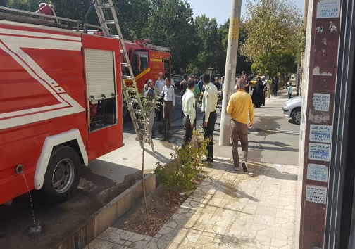 آتش سوزی در یک ساختمان در قزوین / افراد محبوس شده در ساختمان نجات یافتند آتش سوزی در یک ساختمان در قزوین / افراد محبوس شده در ساختمان نجات یافتند