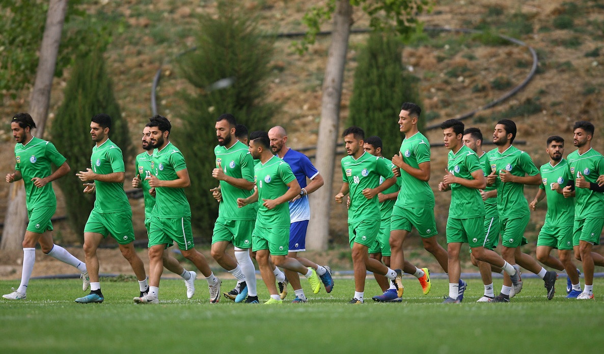 کدام بازیکنان در استقلال به کادر فنی کمک می‌کنند؟