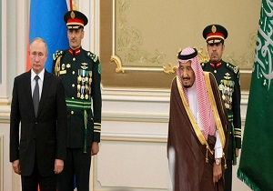 پوتین از اجرای ناشیانه و ناهماهنگ سرود ملی روسیه در عربستان جا خورد + فیلم