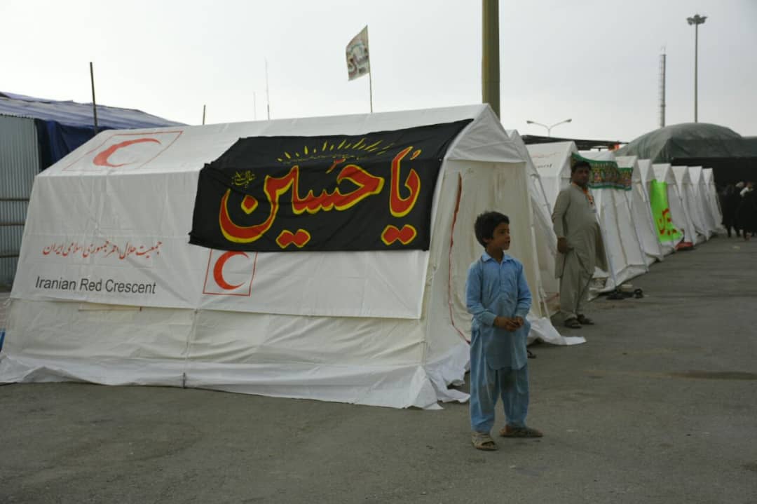 اسکان  اضطراری بیش از ۴ هزار زائر پاکستانی در چادر&zwnj;های هلال احمر/خدمات به زائران حسینی ادامه دارد