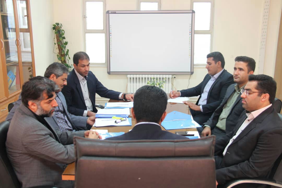 کارشناسان حقوقی وکیلان مدافع ادارات نوسازی مدارس هستند