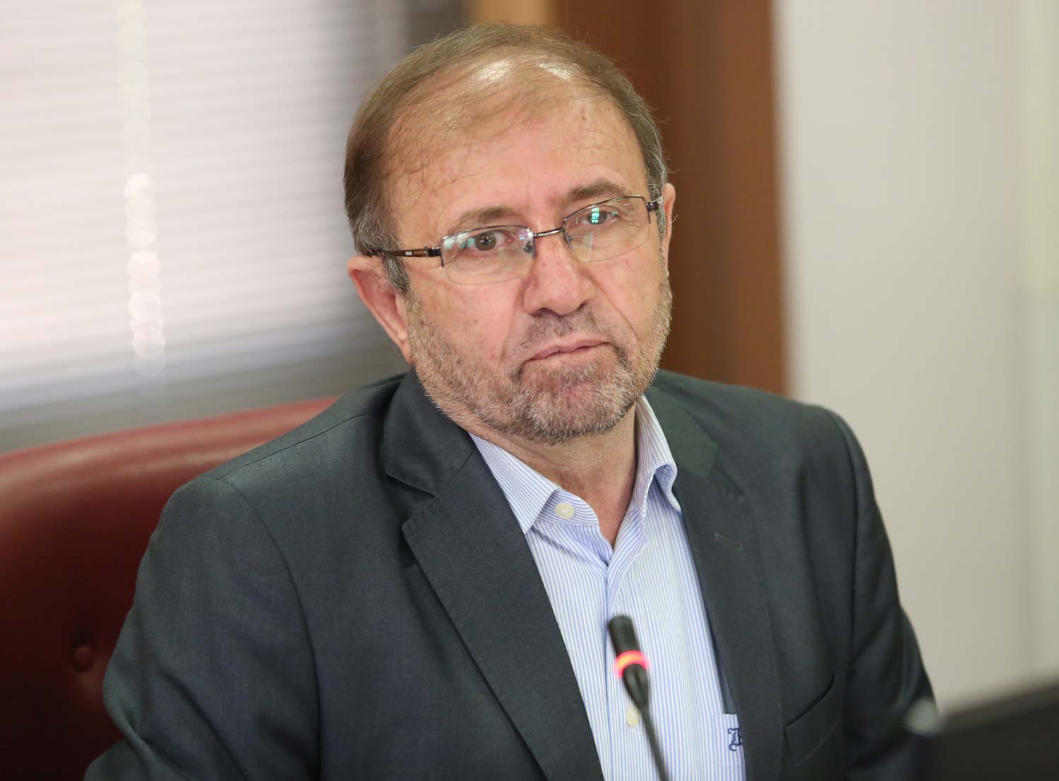 محبی/هدیه رهبری به نخبگان مشمول سربازی/ پایان&zwnj;نامه&zwnj;ها مسئله محور خواهند شد