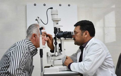بهترین زمان مراجعه به چشم&zwnj;پزشک در سنین مختلف
