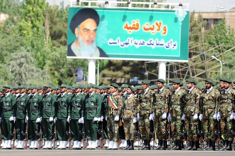 رجزخوانی دانشجوی پاسدار برای دشمنان در محضر رهبر انقلاب + فیلم