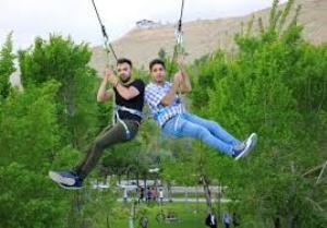 راه اندازی پروژه تفریحی زیپ لاین در اقامتگاه بوم گردی بجنورد