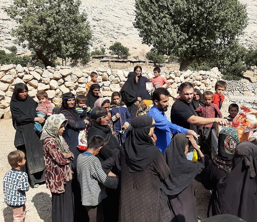 دلجویی قهرمان المپیک از مردمان روستای مرحوم ممبین استان خوزستان+تصاویر