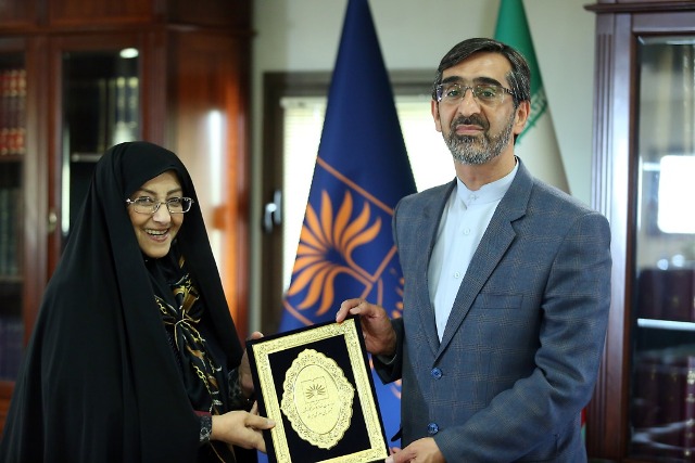انتقاد بروجردی از مغفول ماندن تعاملات فکری میان کتابخانه‌های ملی جهان