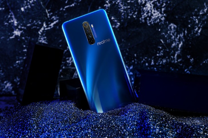 معرفی اولین پرچمدار رسمی Realme با نمایشگر OLED و دوربین چهارگانه