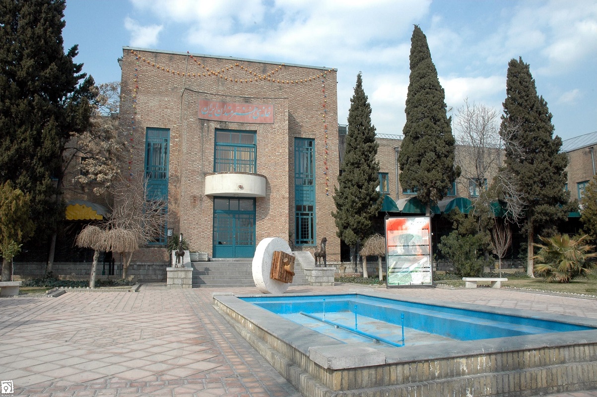 مجموعه گالری ها خانه هنرمندان ایران  تعطیل است