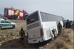 واژگونی اتوبوس حامل زائران کربلا در محور حمیل_شباب