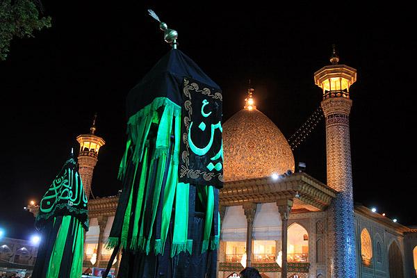 حرم مطهر شاهچراغ (ع) در شب اربعین حسینی عطر و بوی کربلا گرفت