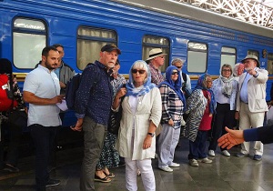 سی امین قطار گردشگری بین المللی عقاب طلایی به یزد رسید