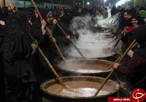 طبخ ۱۰۰ دیگ آش نذری در یزد